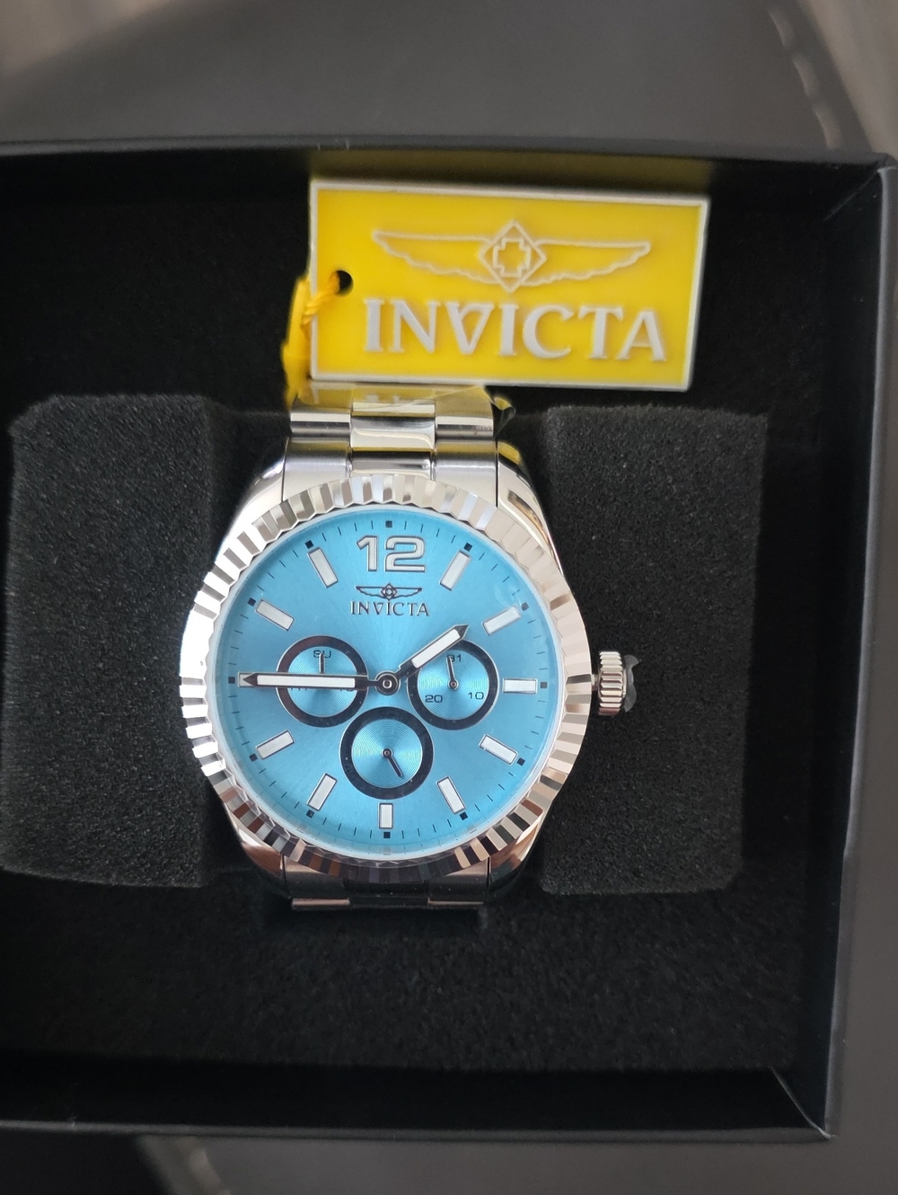 627. Invicta Specialty 43mm Stainless Steel Band Quartz Watch